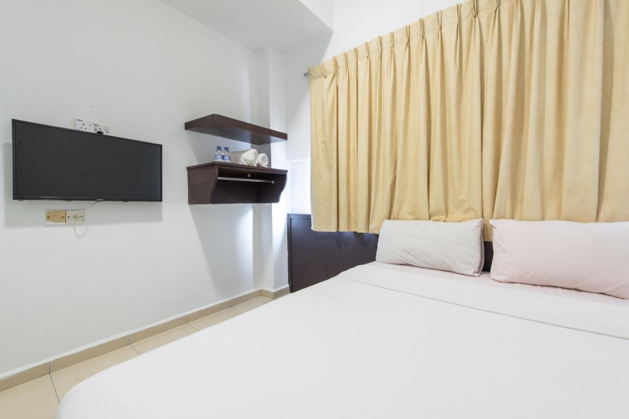 Hollitel Hotel Malacca Exterior foto