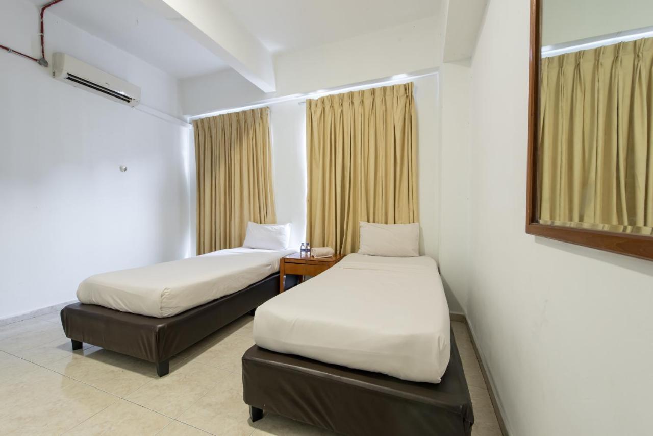 Hollitel Hotel Malacca Exterior foto