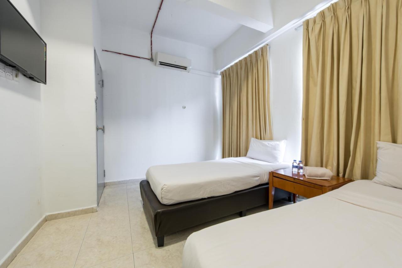 Hollitel Hotel Malacca Exterior foto