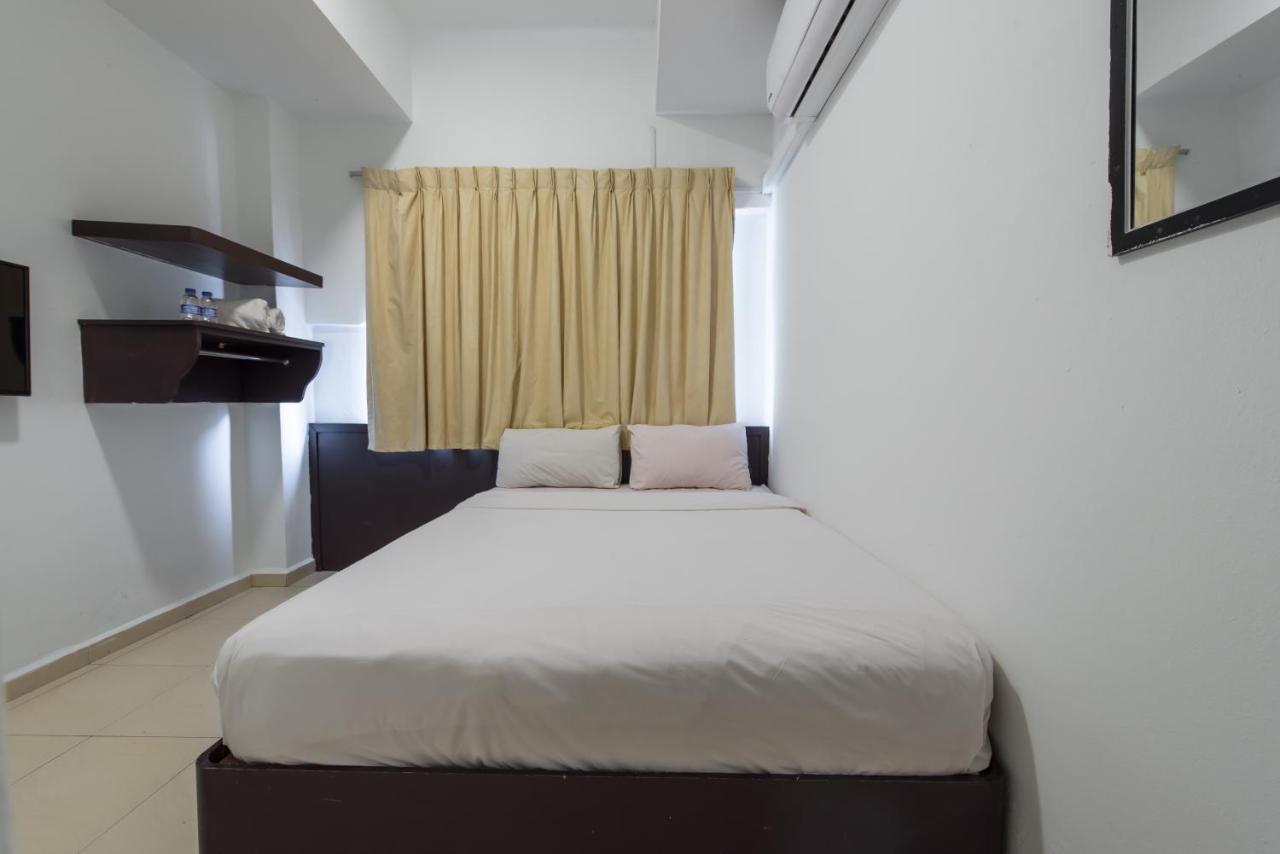 Hollitel Hotel Malacca Exterior foto