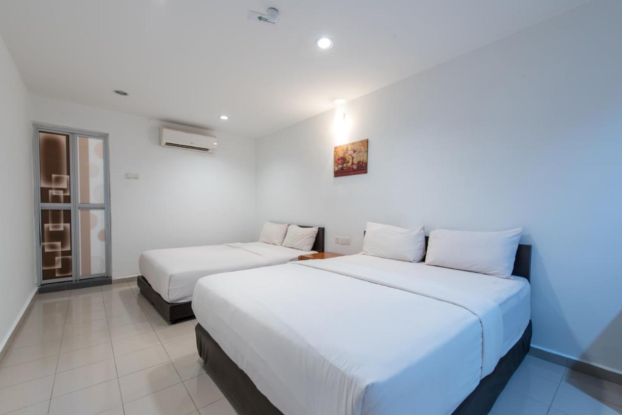 Hollitel Hotel Malacca Exterior foto